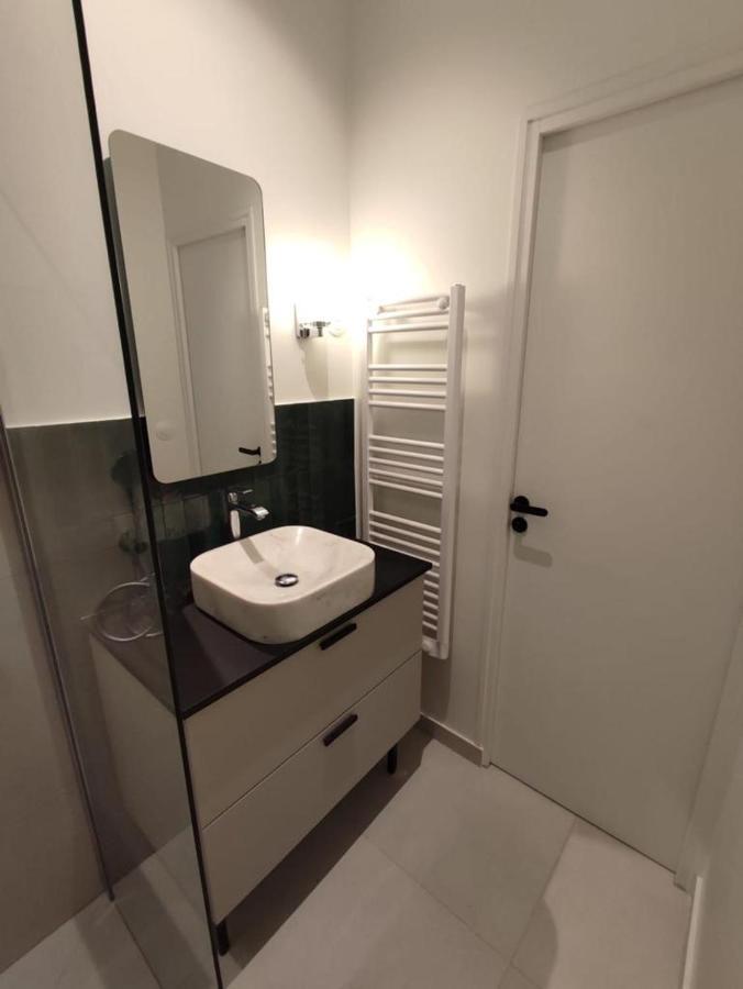 Suite Confortable Sur Le Canal Saint-Martin / Republique Paříž Exteriér fotografie